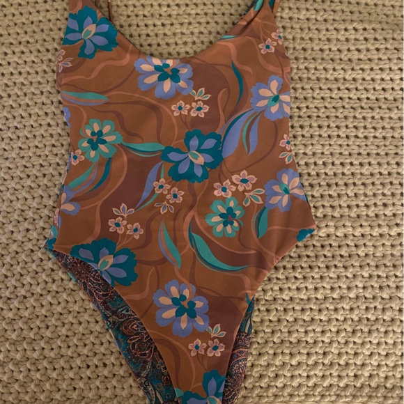 O’Neill One-piece Swimsuit - Picture 1 of 3